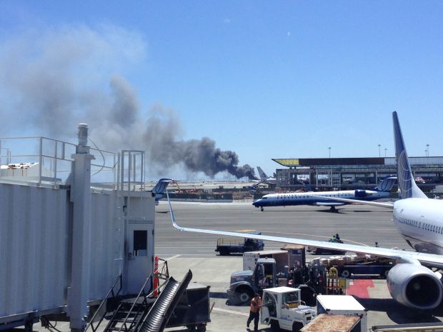 Airliner crashes in San Francisco
